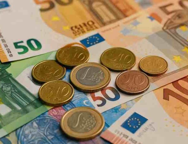 Par laikā neizmaksātu algu – līguma uzteikums