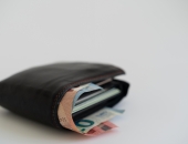 Vai ieņēmumiem drīkst izmantot vienu bankas kontu?