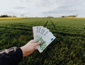 Samaksāto nodokļu apjoms visstraujāk audzis izmitināšanas un ēdināšanas nozarē
