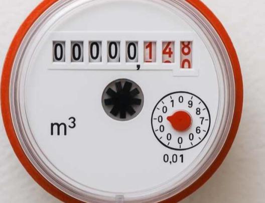 Ierosināta lieta par dzīvokļu ūdens skaitītāju kontroles izbeigšanu