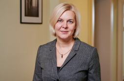 Dana  Muceniece