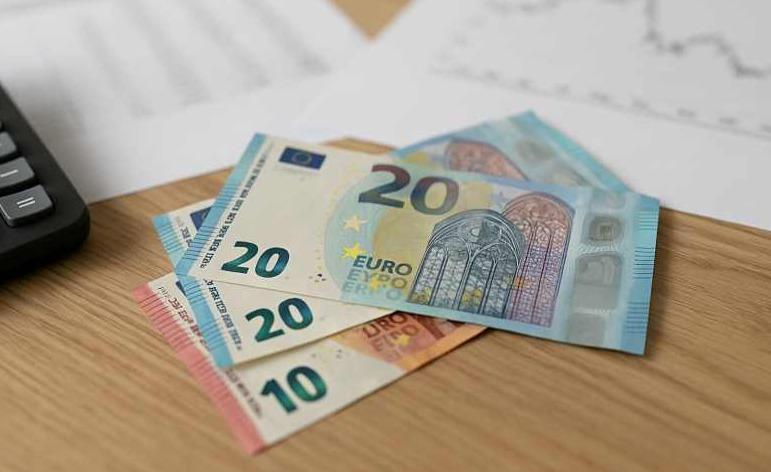 Minimālā darba alga 2026.gadā – 780 eiro mēnesī