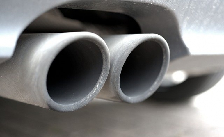 Plāno ieviest transportlīdzekļa reģistrācijas nodokli lietotiem vieglajiem automobiļiem