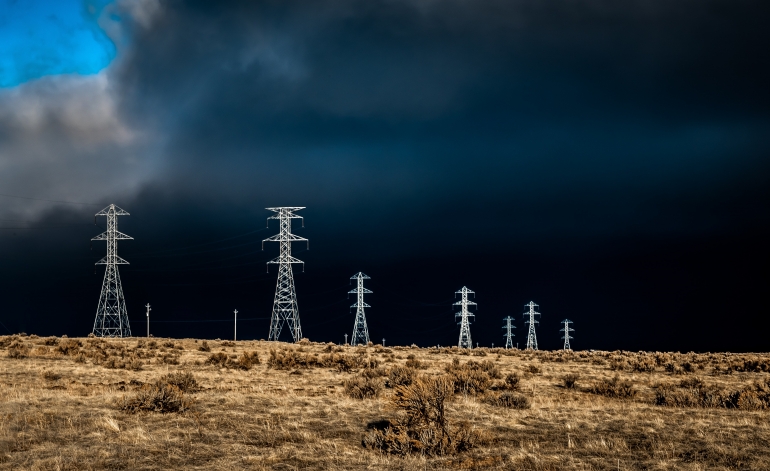 Pastiprina elektroenerģijas tirdzniecības darījumu aizliegumu ar Krieviju un Baltkrieviju