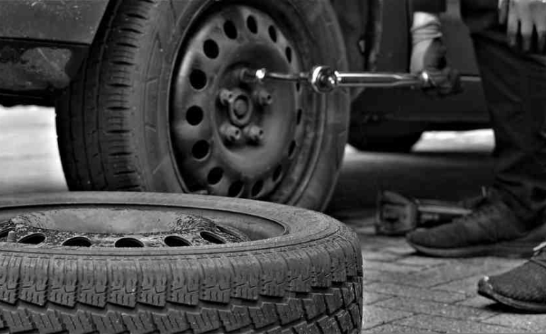 Autoservisos neatbilstoša atkritumu uzglabāšana 